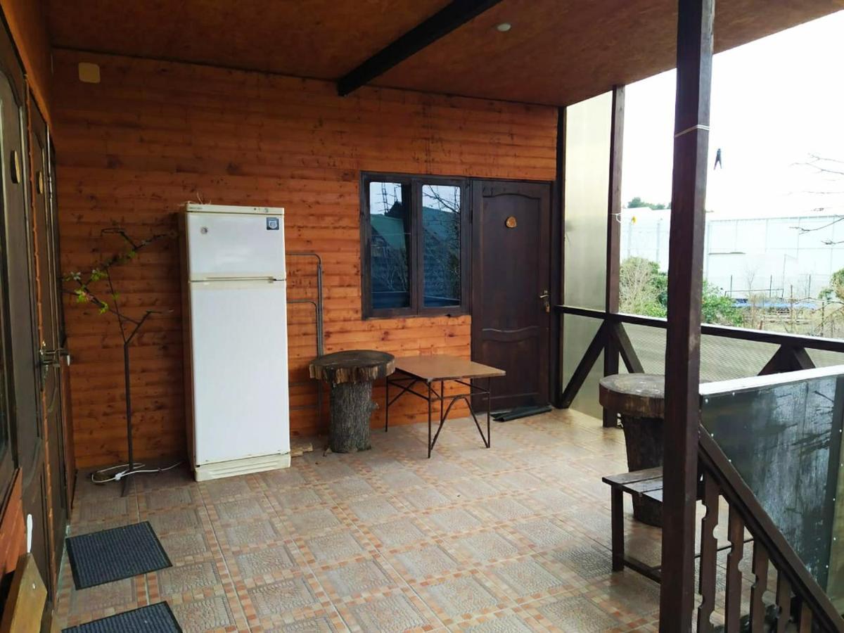 Guest House Lev Піцунда Екстер'єр фото