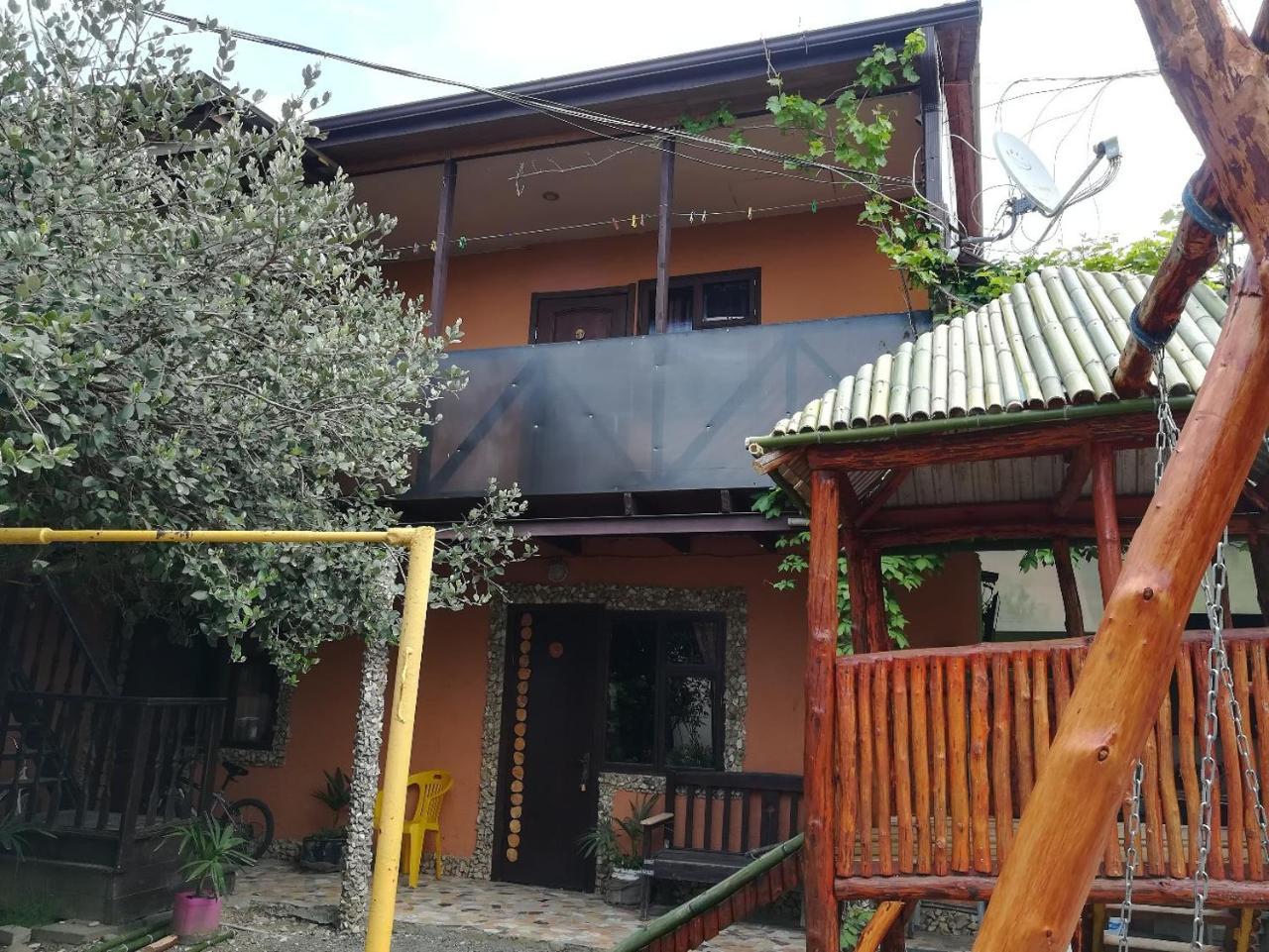 Guest House Lev Піцунда Екстер'єр фото