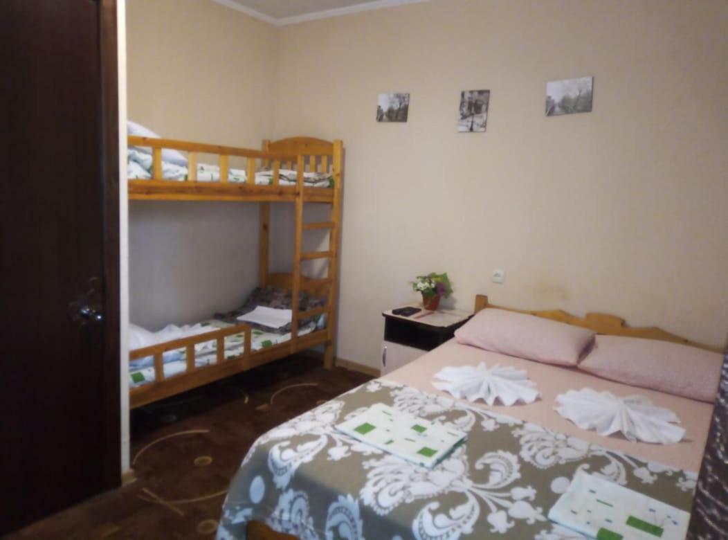 Guest House Lev Піцунда Екстер'єр фото