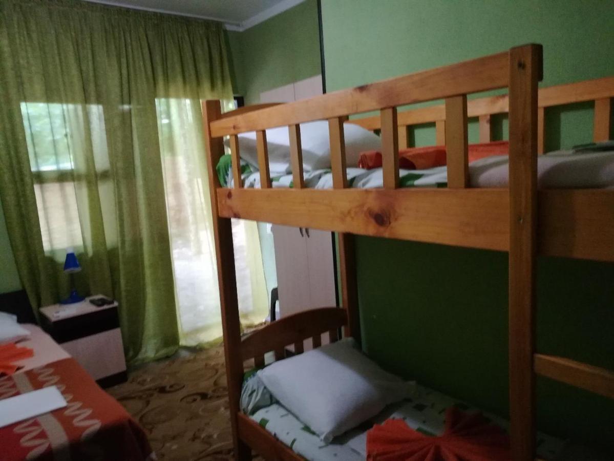 Guest House Lev Піцунда Екстер'єр фото